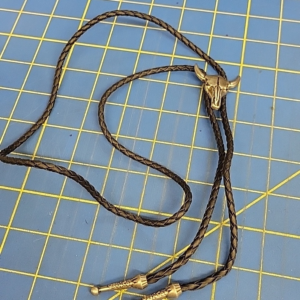 Bolo Silver Tone Bull Cow Skull Black Braided Pleather